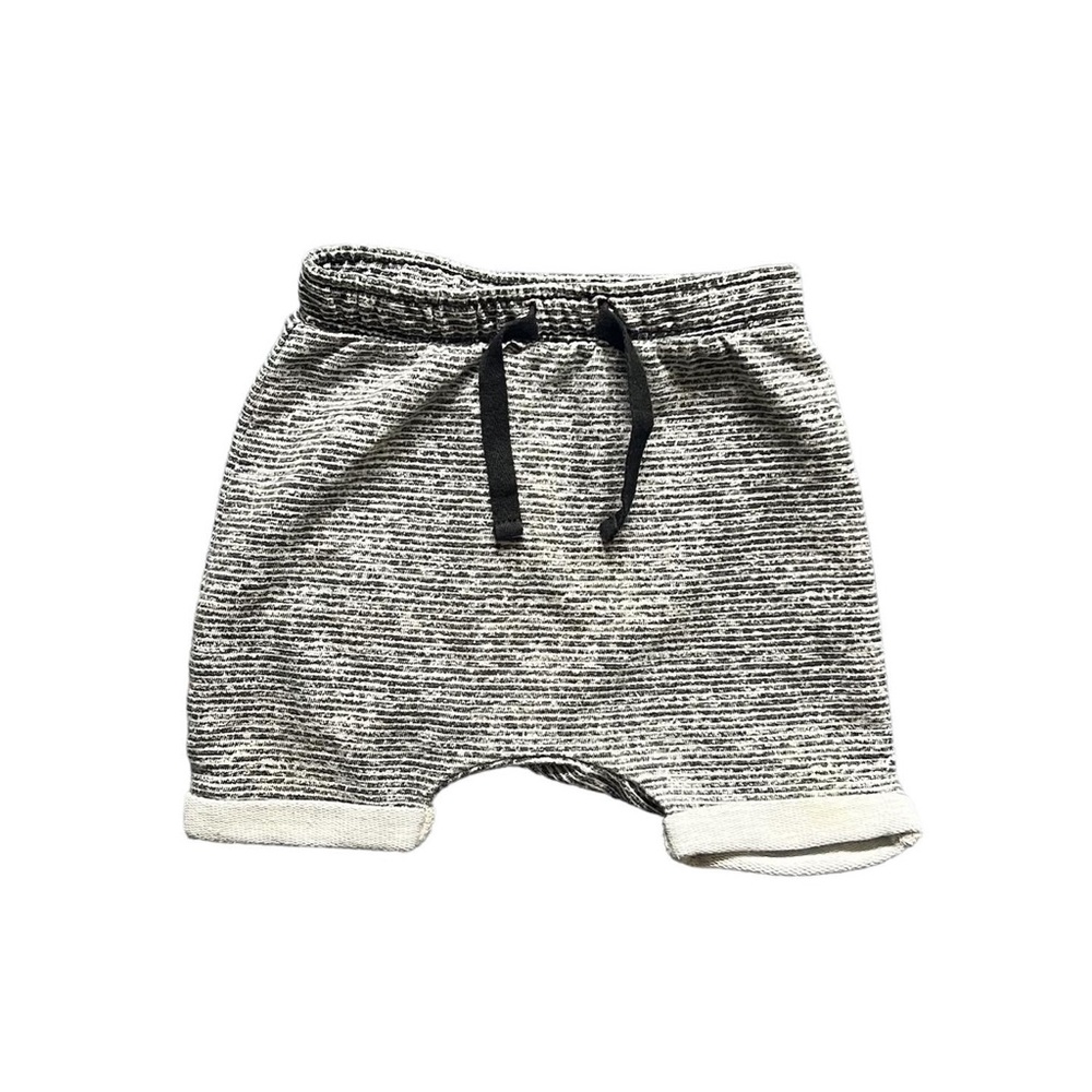 Old Navy shorts 6-12 months